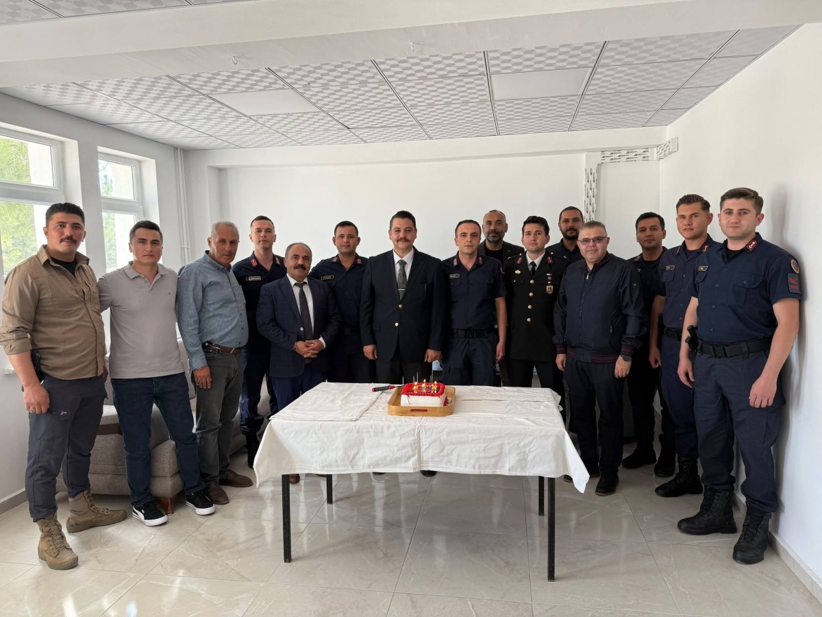 Sülüklü’de  Jandarma Teşkilatı’nın 187. Yılı Pasta Kesilerek Kutlandı