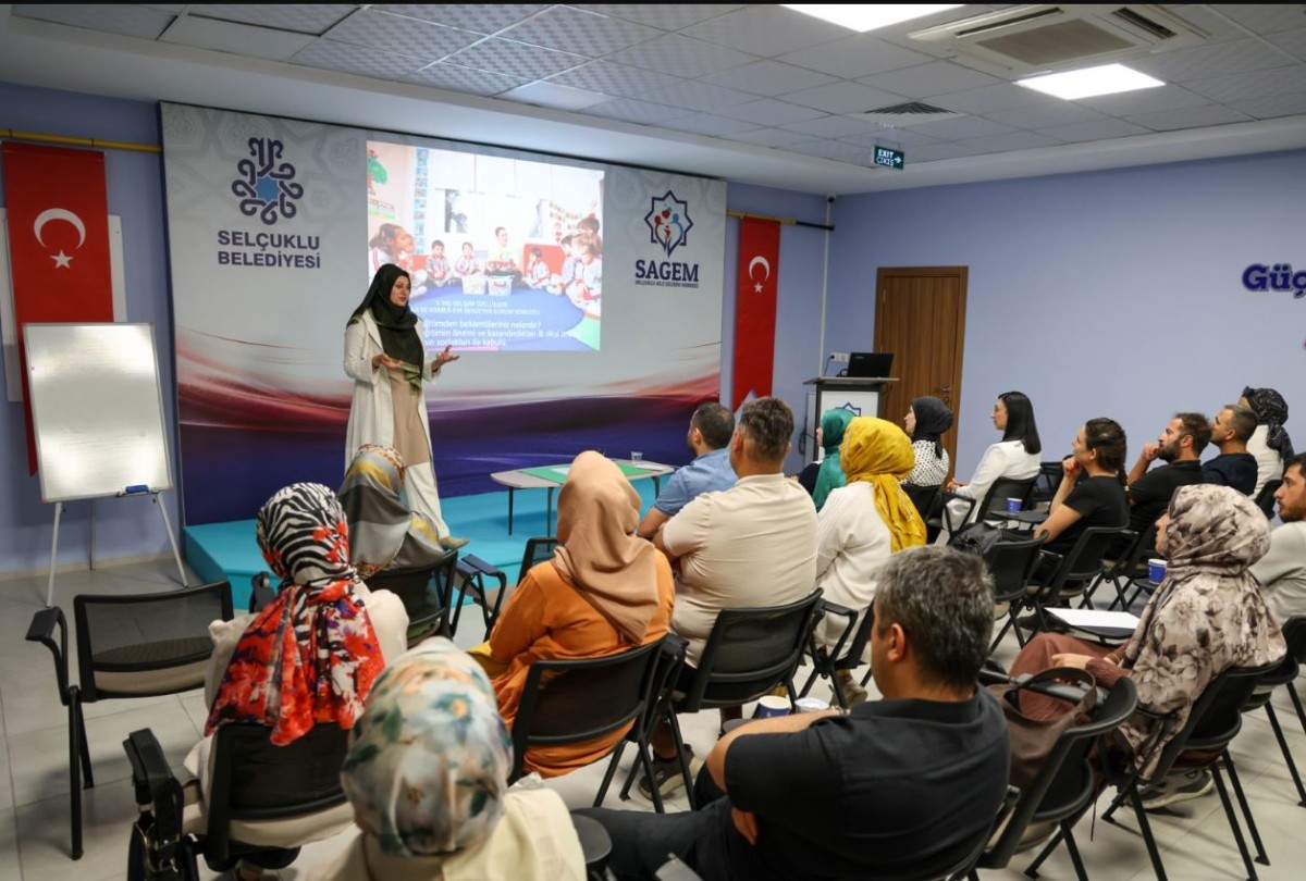 Konya'da SAGEM'den okula uyum semineri